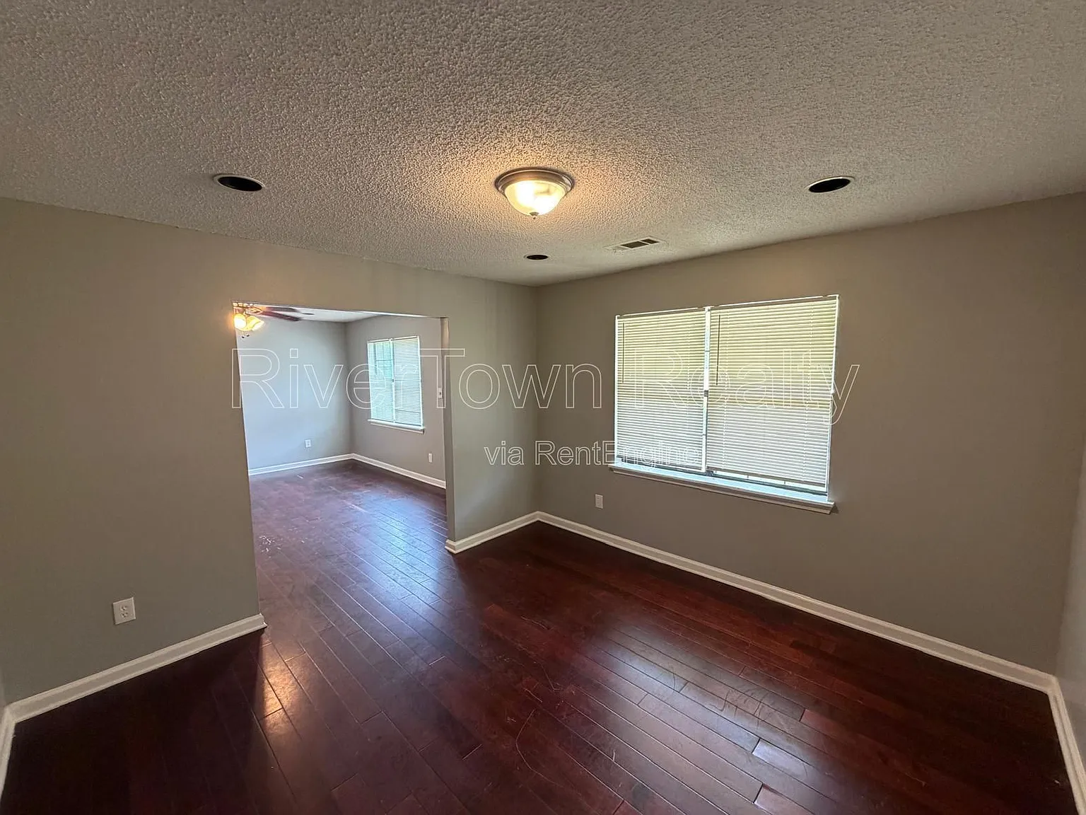 4 bed, 2.0 bath, 1254 sqft, $1,095 — Photo 4