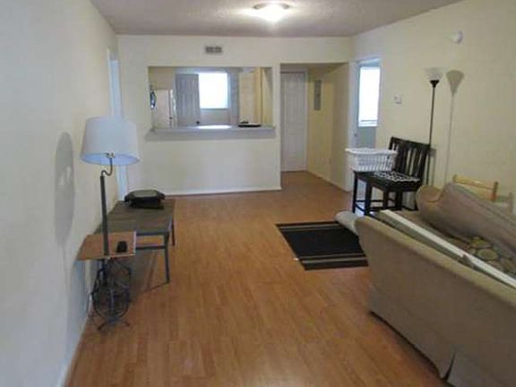 4th image of 105 College St #11