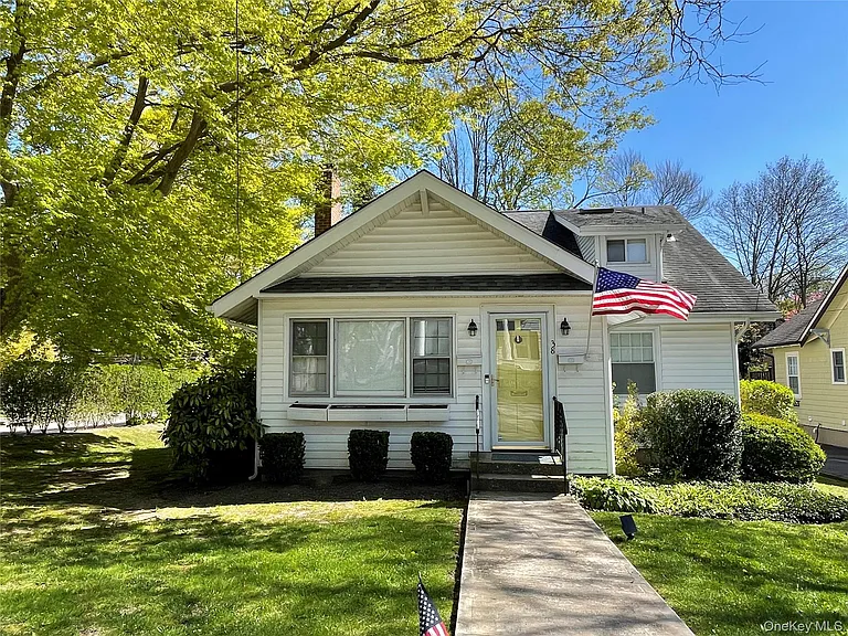 38 Sammis St — Photo 1