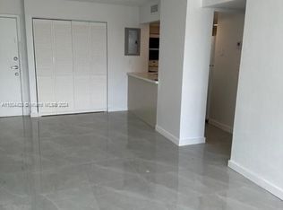 8821 W Flagler St APT 307, Miami, FL 33174