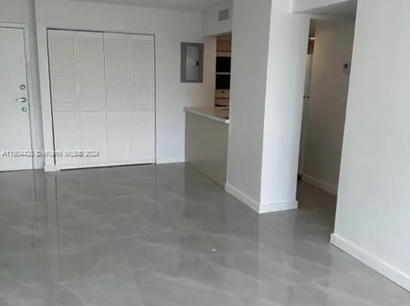 8821 W Flagler St APT 307, Miami, FL 33174