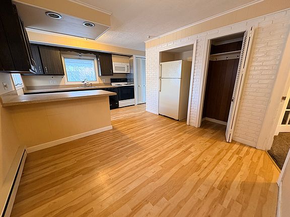 2nd image of 375 Chestnut Ave #2