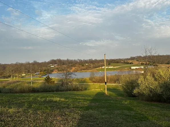 5609 Ten Mile Rd, Mc Leansboro, IL 62859