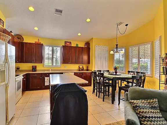 5th image of 5165 Topaz Ln SW