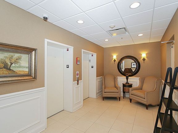 2nd image of 50 S Greeley St APT 212