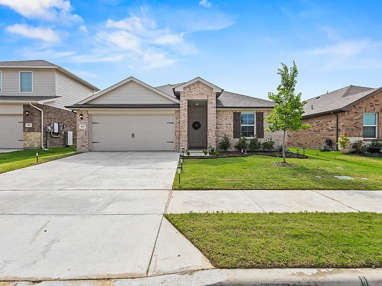 4013 Pinebluff Ln — Photo 1