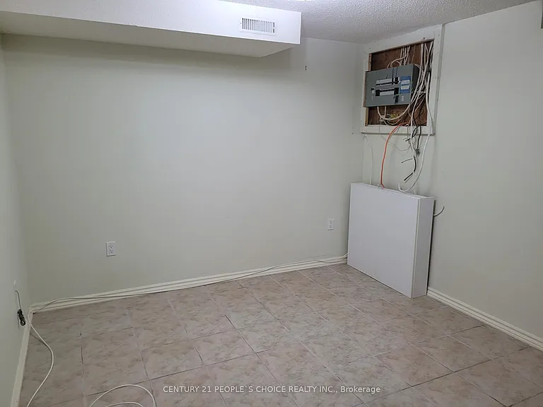 2524 Banfield Rd #BSMNT — Photo 10