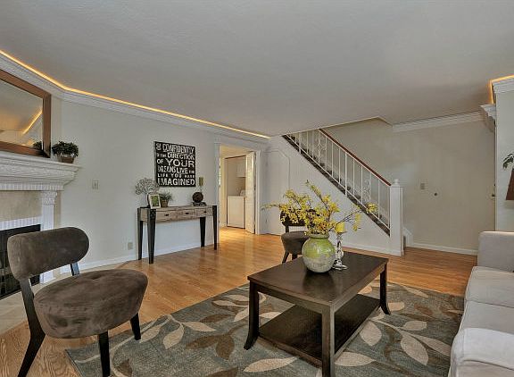4th image of 463 Oak Ave