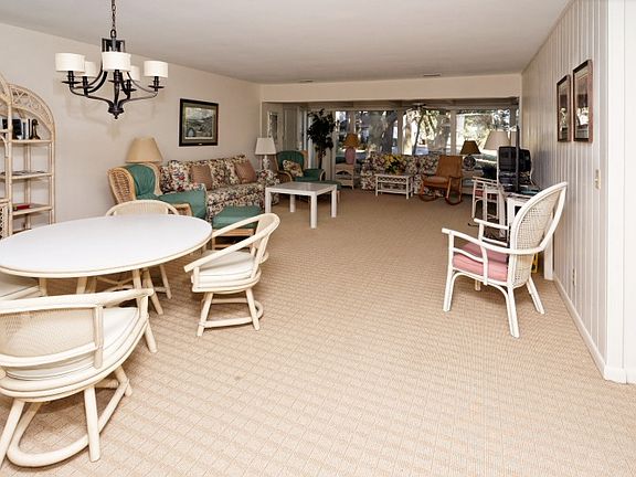 2nd image of 2 Woodbine Pl APT 61