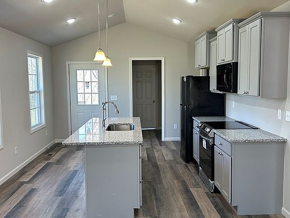 2nd image of 212 Bills St