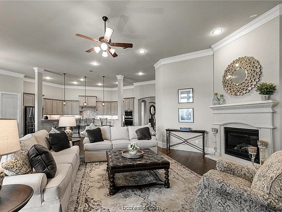 3rd image of 1713 Blanco Bend Dr