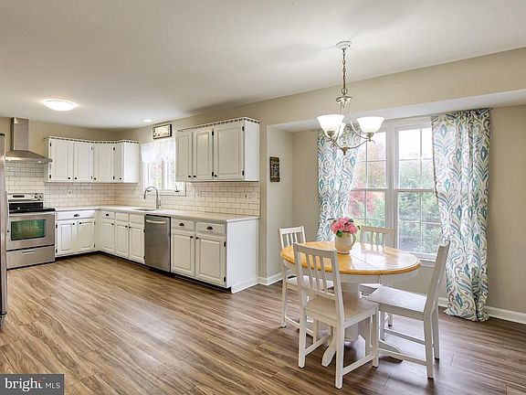 A bright and sunny kitchen