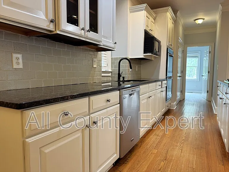 871 Lenox Ct NE — Photo 11