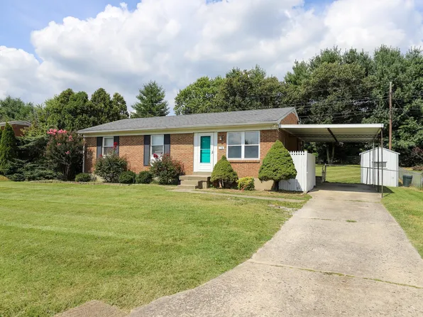 138 Parkside Cir, Vine Grove, KY 40175