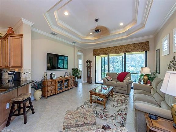 2nd image of 9397 Isla Bella Cir