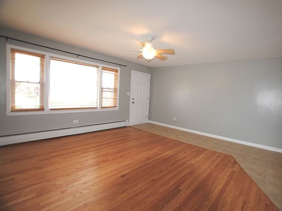 3rd image of 1101 Holiday Ln APT 13