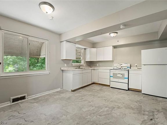 3rd image of 14625 Milverton Rd