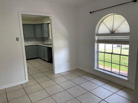 4th image of 3928 Ellen Dr