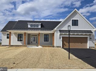 27 Red Stone Ln #70, Hanover, PA 17331
