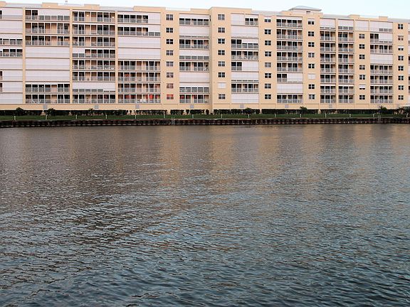 2nd image of 134 Starboard Ln APT 806