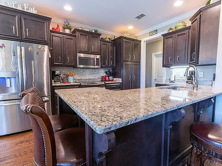 129 Belmont Dr — Photo 4