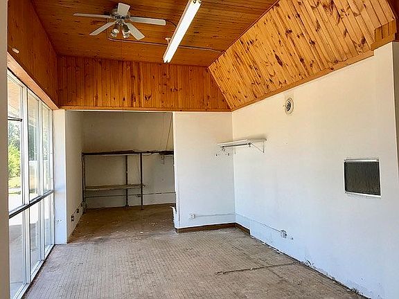 4th image of 2490 County Road E E