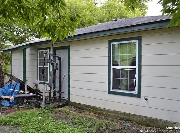 3rd image of 173 Brenhaven Ave