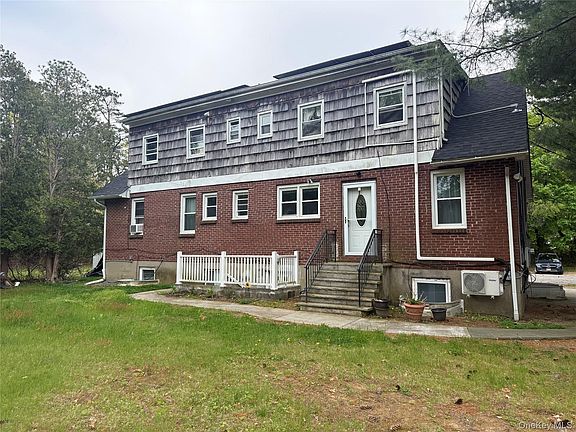 2nd image of 5 Wedgewood Drive