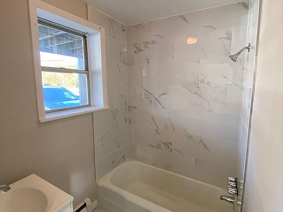 3rd image of 115 Trenton Rd #16
