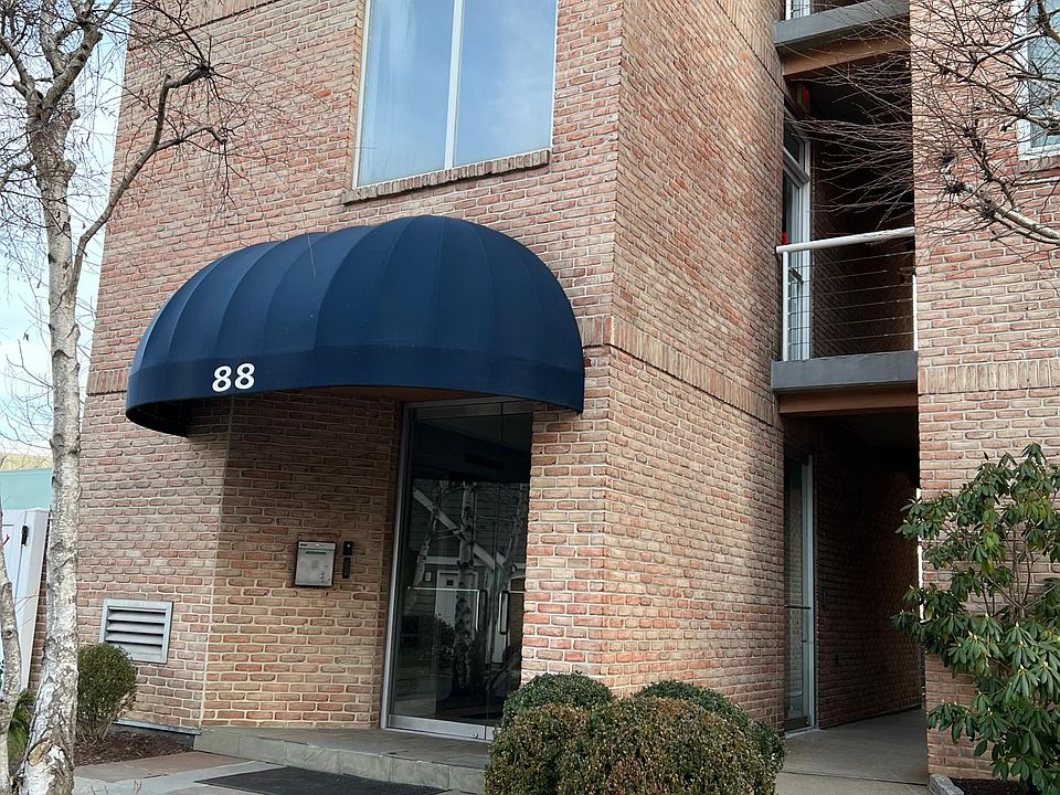 1st image of 88 Southfield Ave APT 106