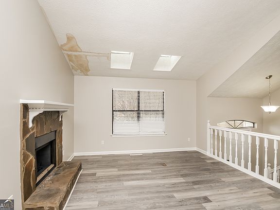 4th image of 1062 Buckboard Ct