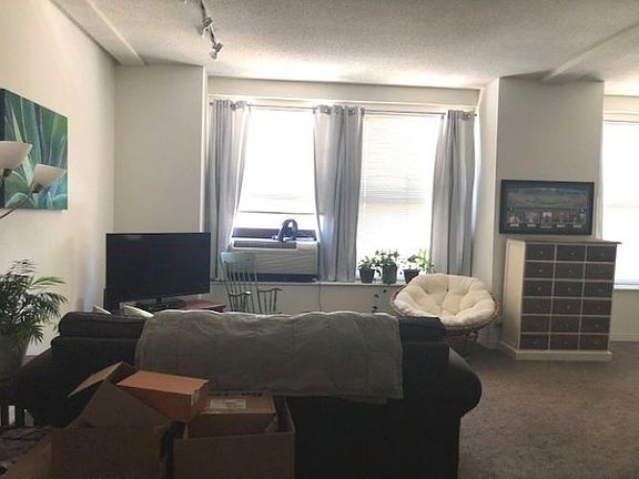 2nd image of 600 S Dearborn St APT 1809