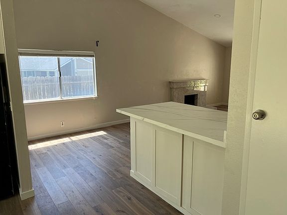 5th image of 1728 N Thames Cir