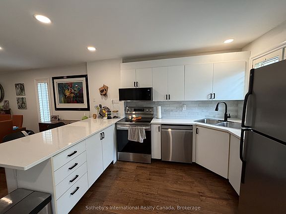 4th image of 589 Oxbow Cres