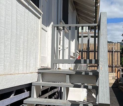 2nd image of 1076-1084 Karratti Ln #1084B