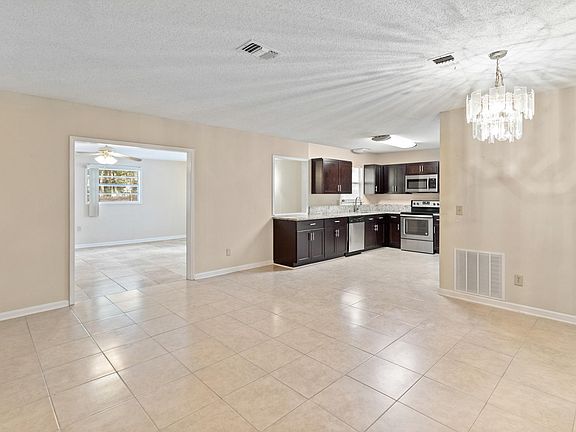 5th image of 2225 Cypress Landing Dr