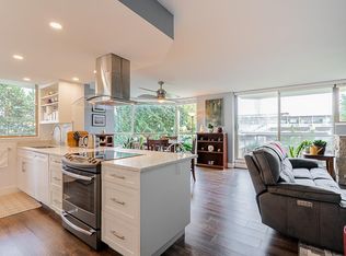 728 Farrow St #402, Coquitlam, BC V3J 3S6