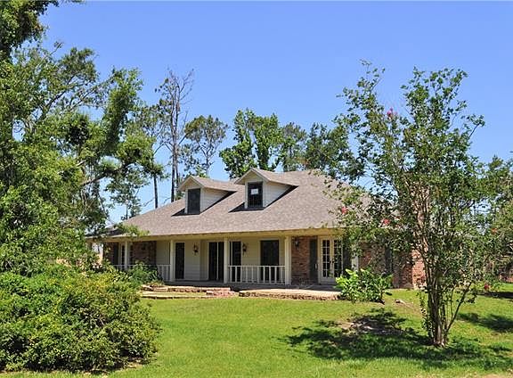 2nd image of 160 W Park Manor Dr