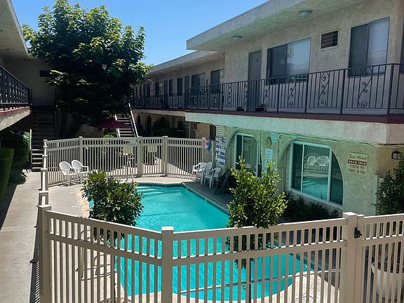 4th image of 7909 Topanga Cyn Blvd APT 236
