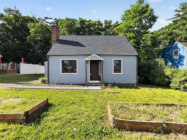 30 Jarvis Rd — Photo 1