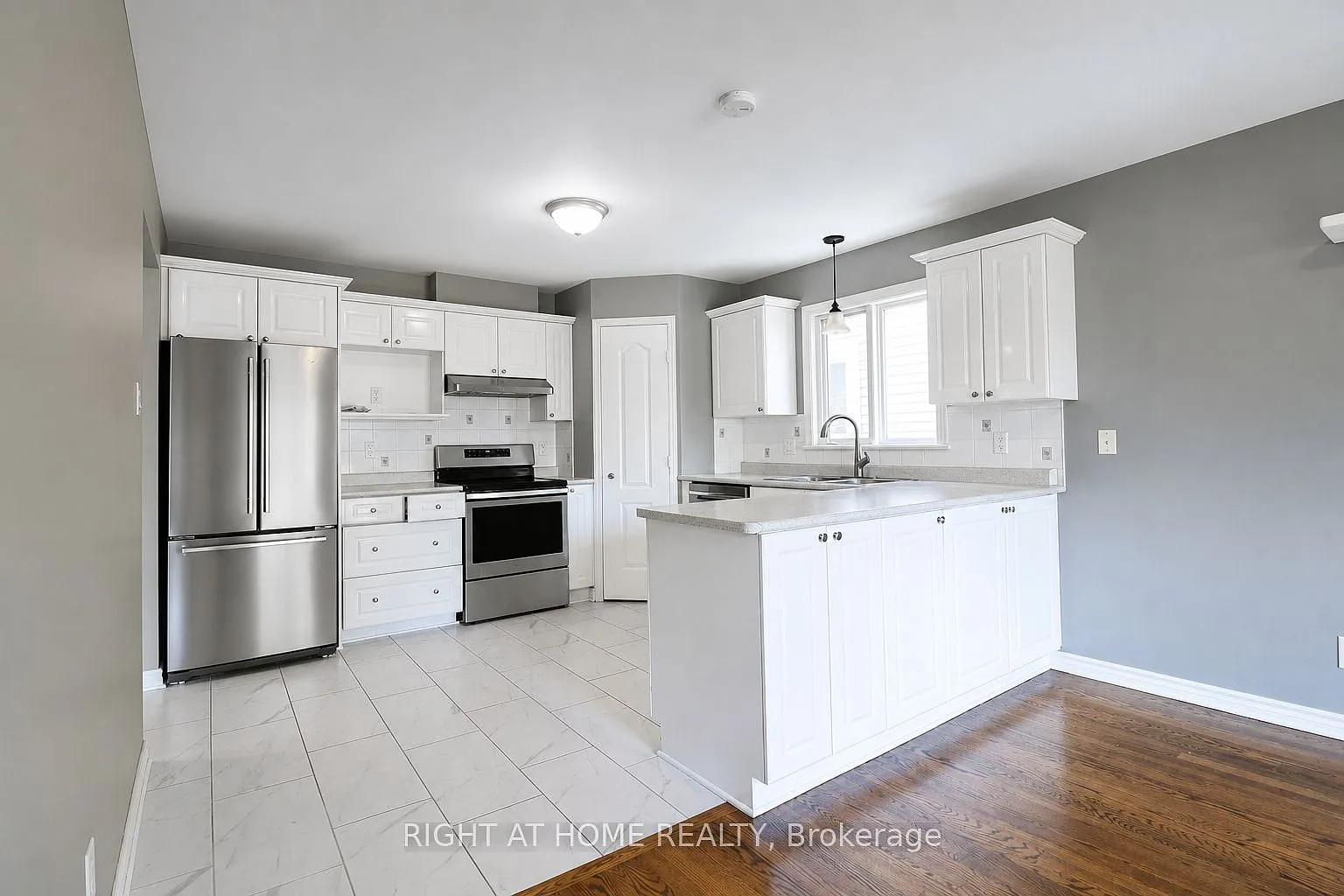 4 bed, $3,000 — Photo 3