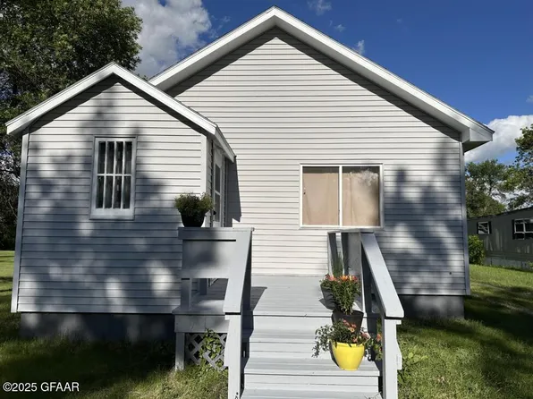 115 Sheyenne St, McVille, ND 58254