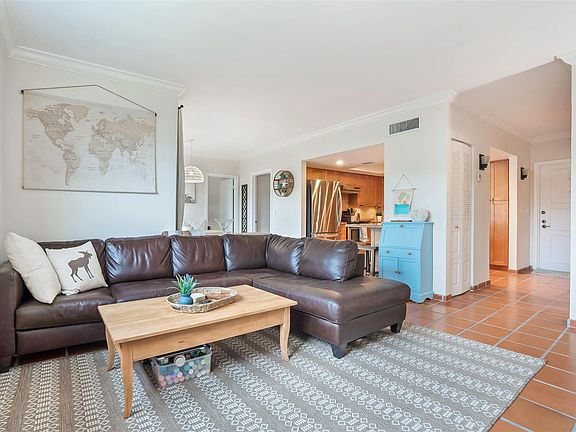 4th image of 1212 SE 2nd Court #203