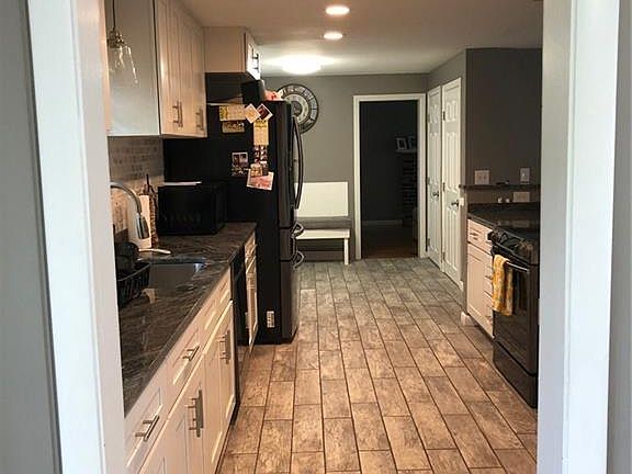 5th image of 84 Terrace Dr