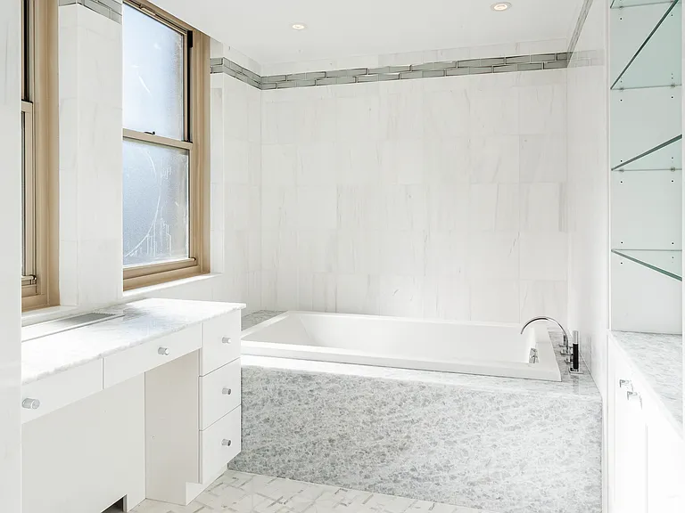30 W 63rd St #31MNO — Photo 18