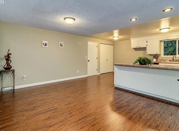 3rd image of 921 NE 98th Ave