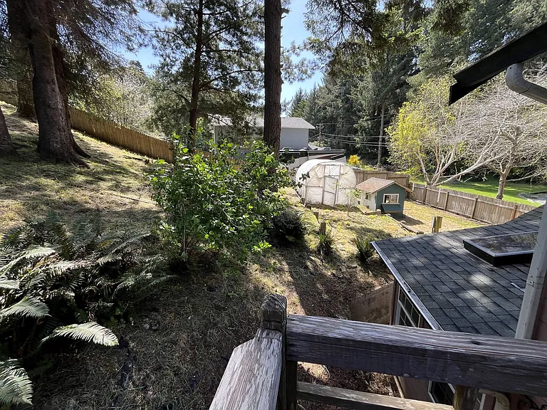 7025 London Dr — Photo 9