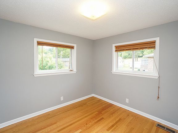 3rd image of 3506 Angela Ln