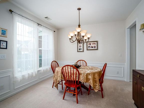 4th image of 803 Araya Ct