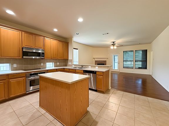 4th image of 6820 Algarve Dr
